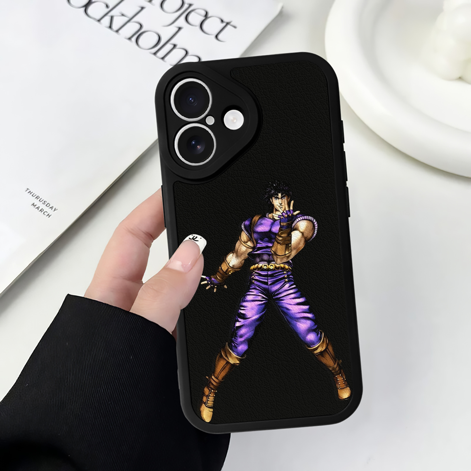 （画像用） ジョジョの奇妙な冒険 /ジョナサン?ジョースター JoJo's Bizarre Adventure Jonathan Joestar 【iPhone 16シリーズ対応】シリコンスマホケース（レザー調） 材質：シリコン